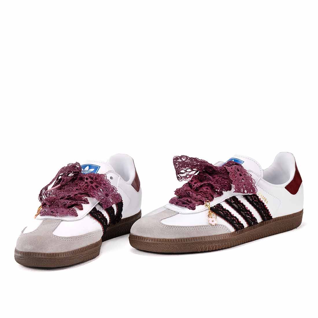 Adidas Burgundy bordeaux con pizzo fiocchi e charms