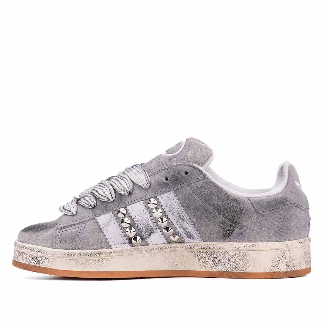 adidas campus color grigio con borchie