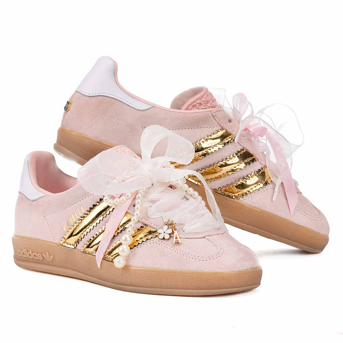 Adidas rosa e oro con perle e ciondolo in oro