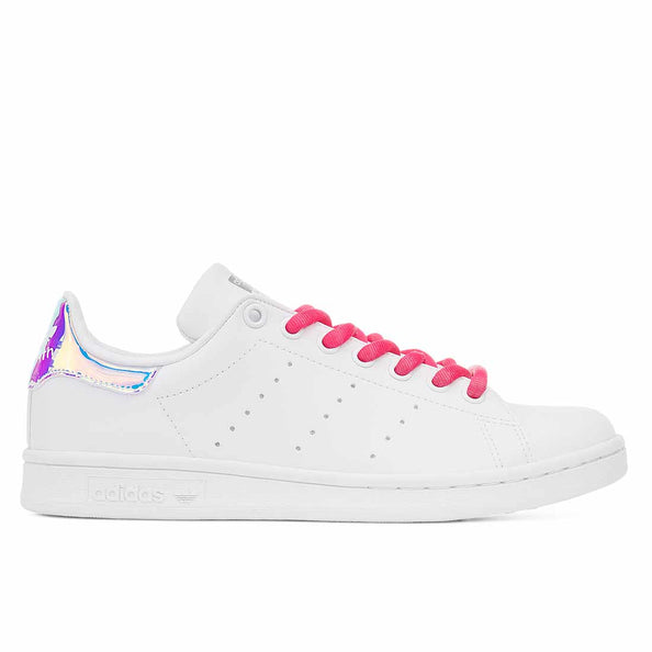 Adidas stan smith bianca bassa effetto iridescente sul retro e lacci fucsia fluo