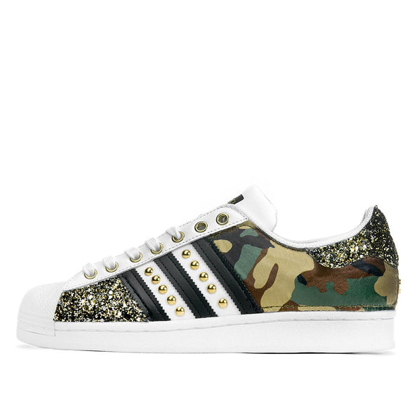 Adidas superstar militare con brillantini oro e borchie oro