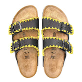 Personalizzazione Birkenstock Arizona nere con Ricamo Giallo - Outlet