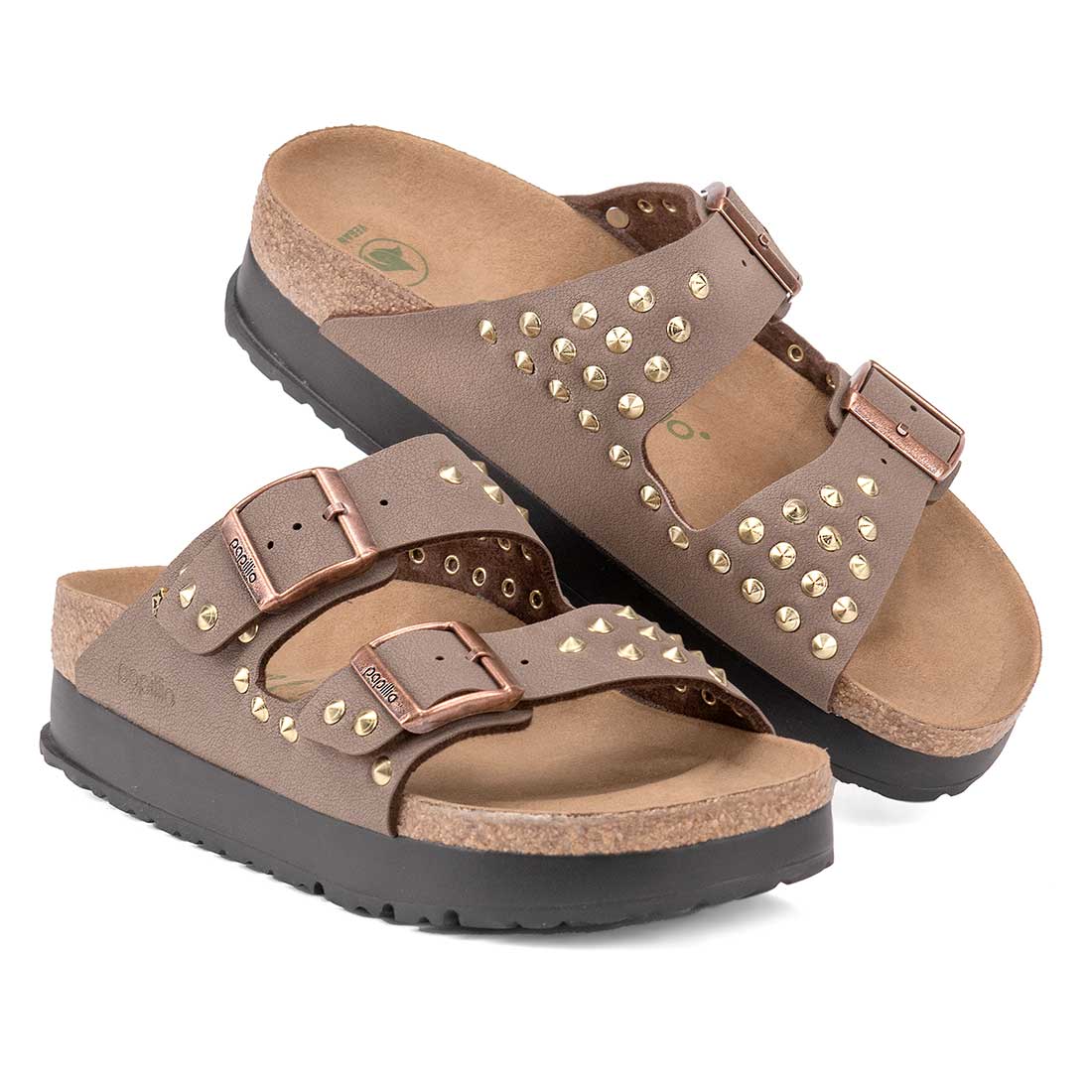 ciabatta birkenstock platform con borchie a cono dorate personalizzate a mano