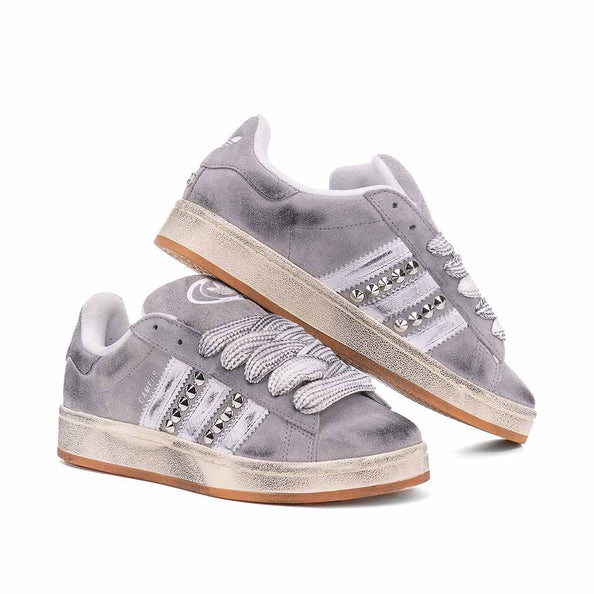 campus con borchie argento e suola sporca 