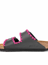 Sandali Birkenstock ricamati a mano con filo rosa 