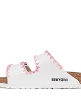 Ciabatte bianche Ricamate rosa marca Birkenstock modello Arizona