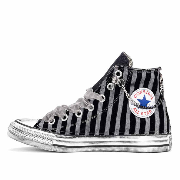 converse all star in stile addams con lacci in tulle