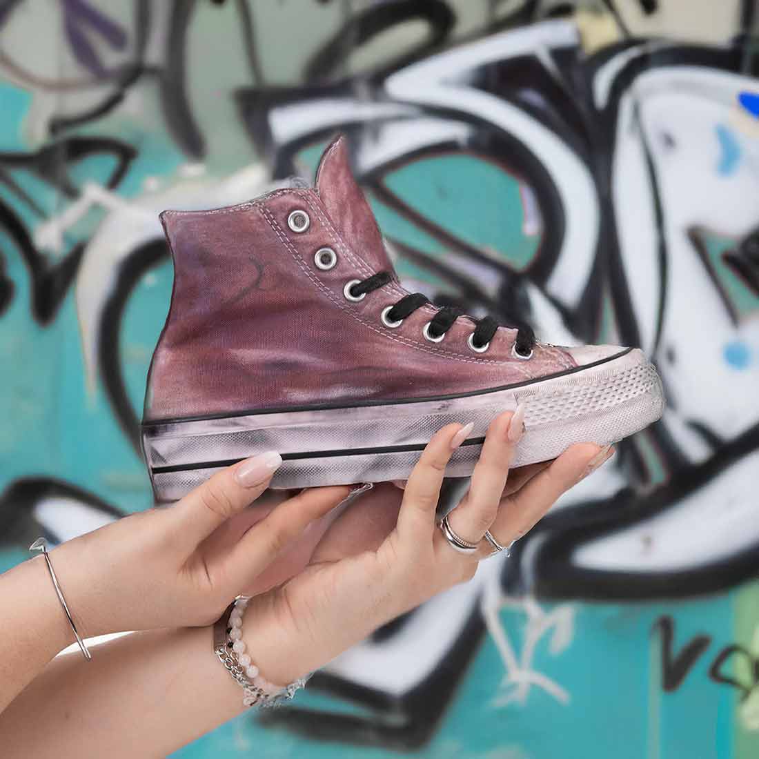 Converse color burgundy con effetto dirty 
