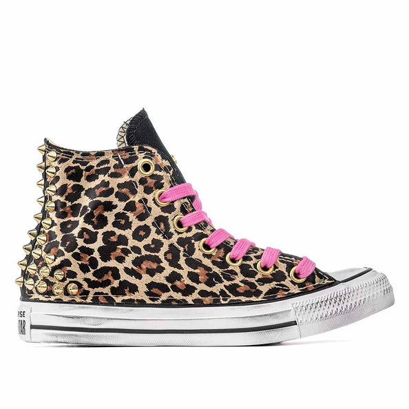 Converse classiche alte leopardate con borchie oro e lacci fucsia