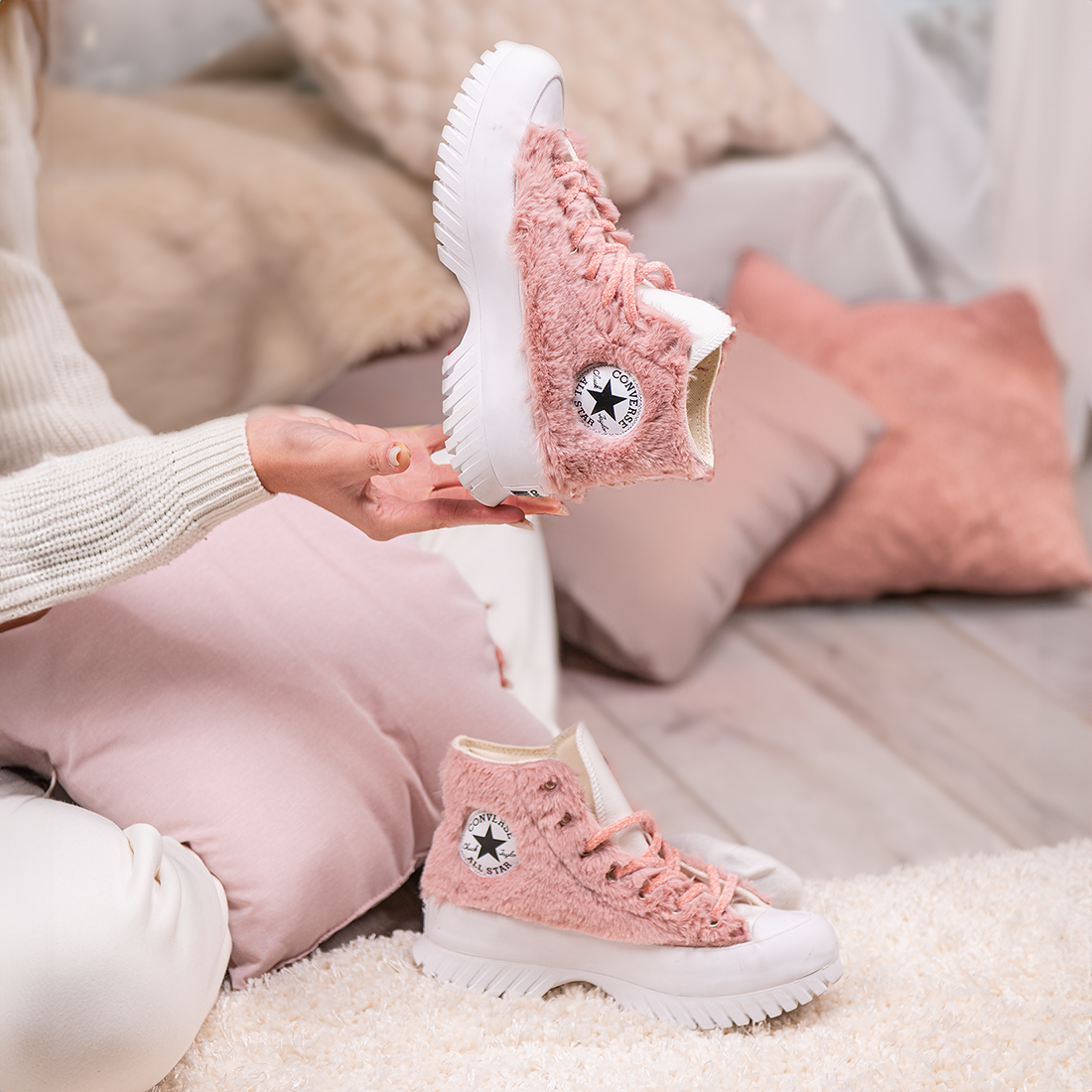 Converse Lugged in Pelliccia Rosa Sped. 24 GRATIS Racoon Lab