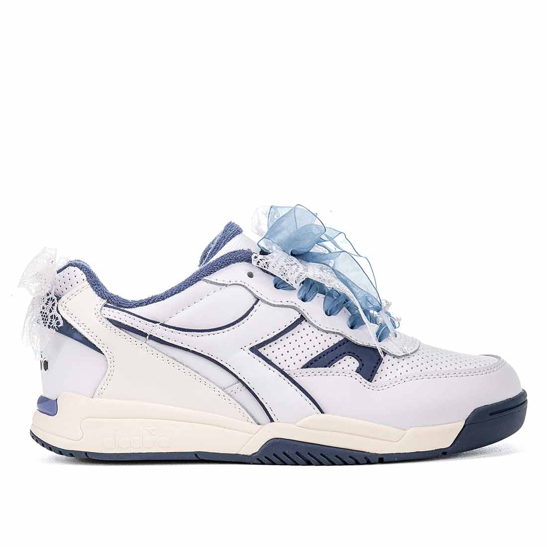 Diadora winner blu con lacci in tulle azzurro e pizzo bianco