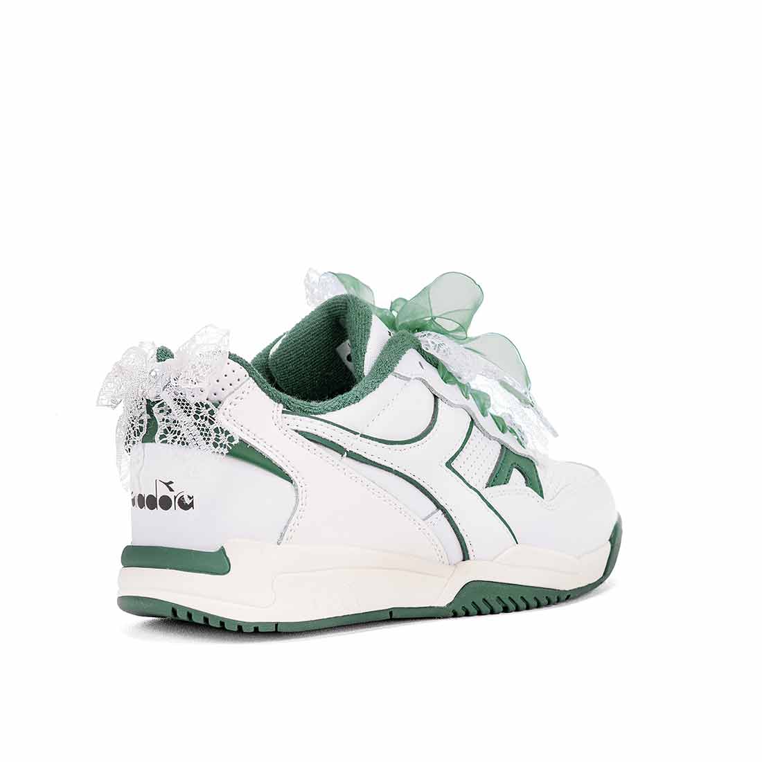 Diadora winner verdi con perle e lacci in tulle verde con fiocco in pizzo sul retro