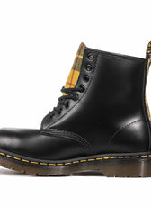 Dotto martens con trama scozzese gialla su linguetta e retro