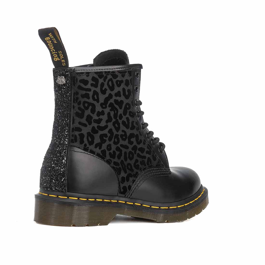 Dr Martens animalier Leopardate nero tono su tono con brillantini neri sulla lingue e dietro