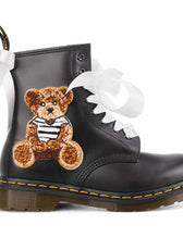 dr martens con orsetto bianco e lacci in raso bianchi