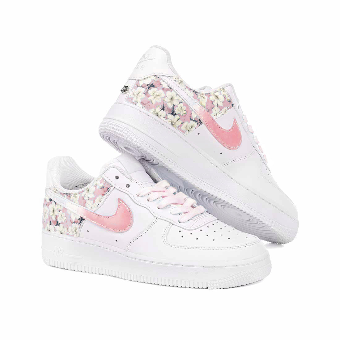 Nike air force one color rosa con fiori bianchi