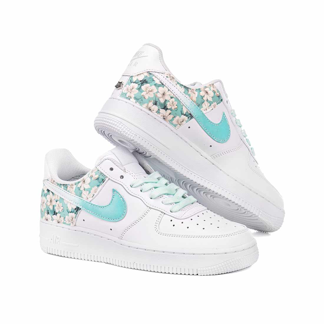Nike air force one color tiffany con fiori bianchi