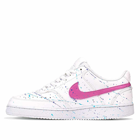 scarpe da ginnastica Nike court vision con logo fucsia e dripping blu e azzurro