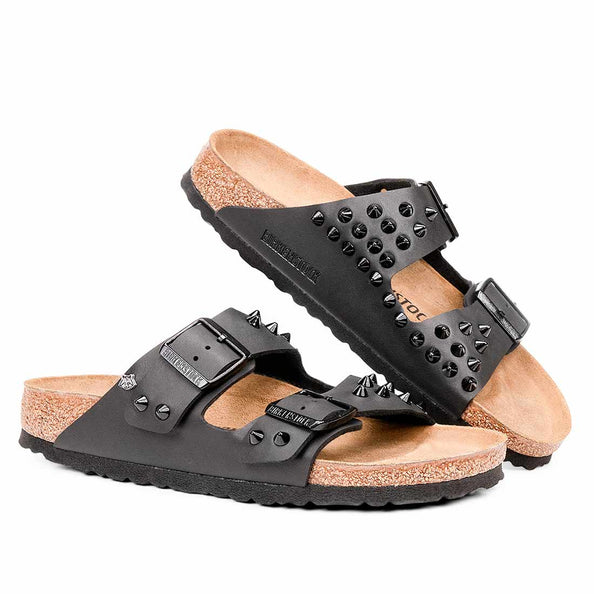 Sandali Birkenstock Arizona con borchie a punta nere