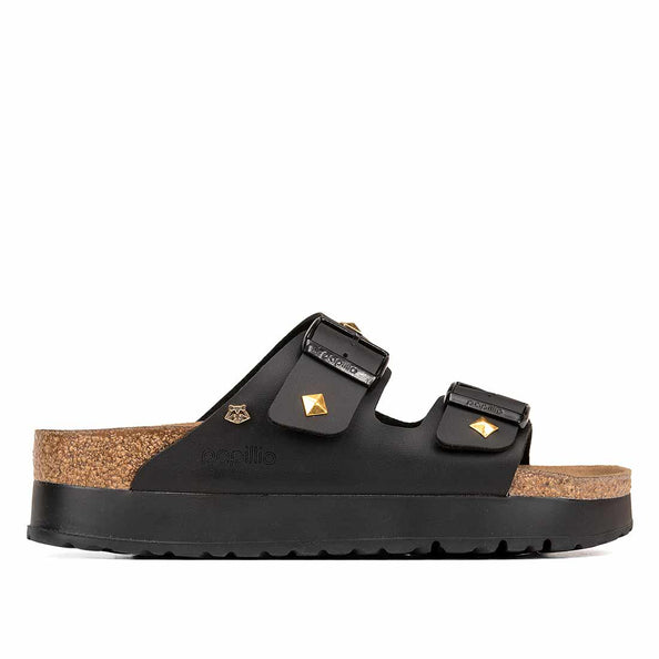 Sandali Birkenstock con la suola alta nere con borchie oro a piramide