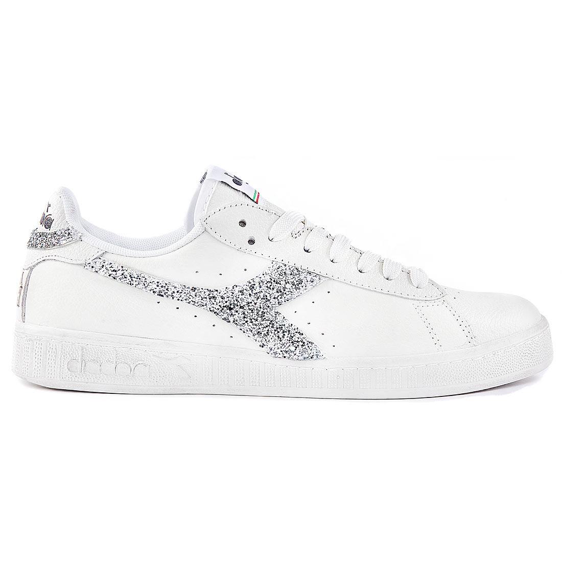 Scarpe Diadora modello Game Low glitterate con glitter argento con brillantini scarpe personalizzate da Racoon-LAB