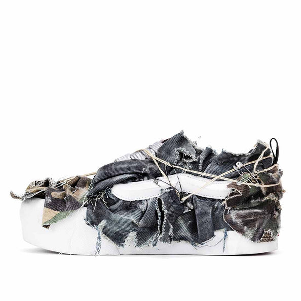 scarpe vans platform in jeans e tessuto mimetico vintage con spille argento effetto vintage