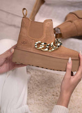 Ugg con catena oro