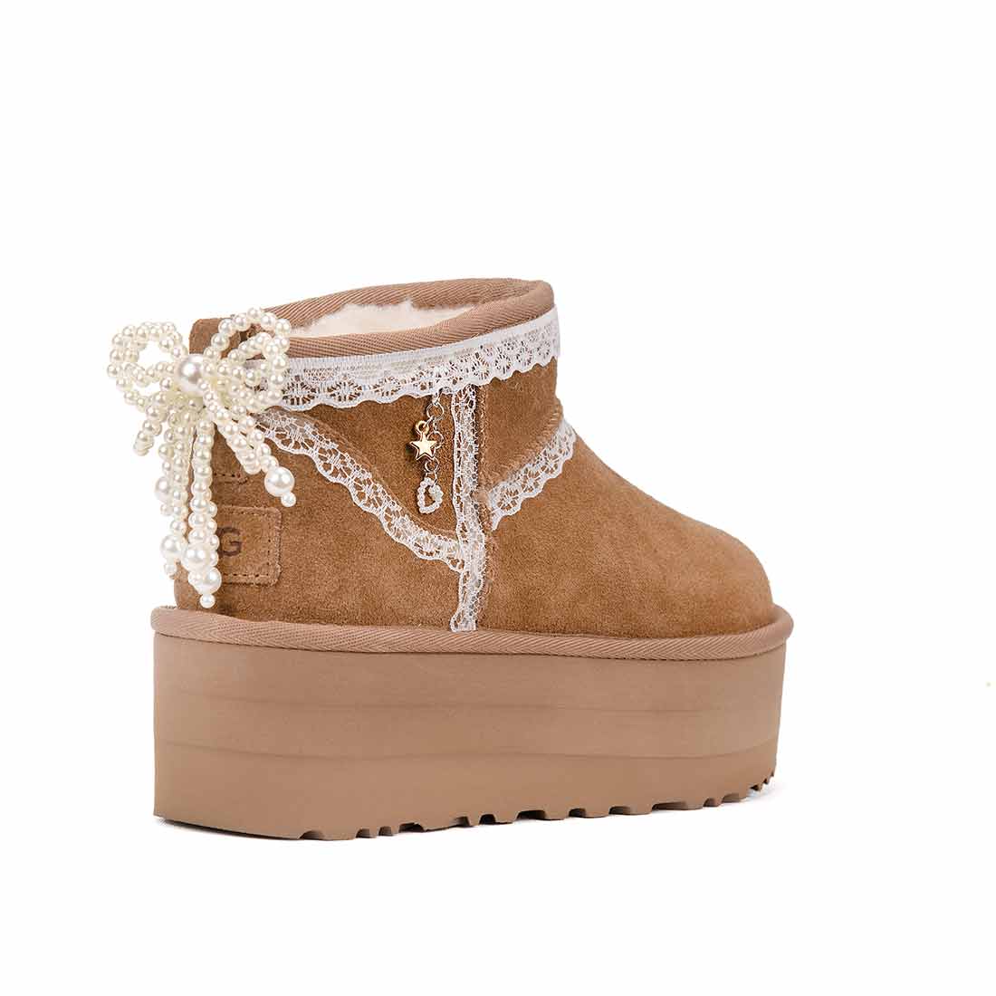 stivaletti UGG marroni con pizzo e fiocco in perle