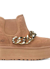 Stivaletti Ugg con pelo color nocciola e catena oro