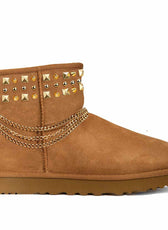 Stivali UGG con catene dorate e borchie oro