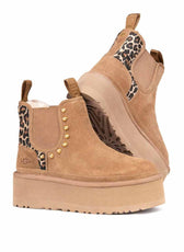 UGG platform con tessuto leopardato e borchie oro