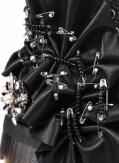 Stivali in pelle nera con spille e perline in stiule punk