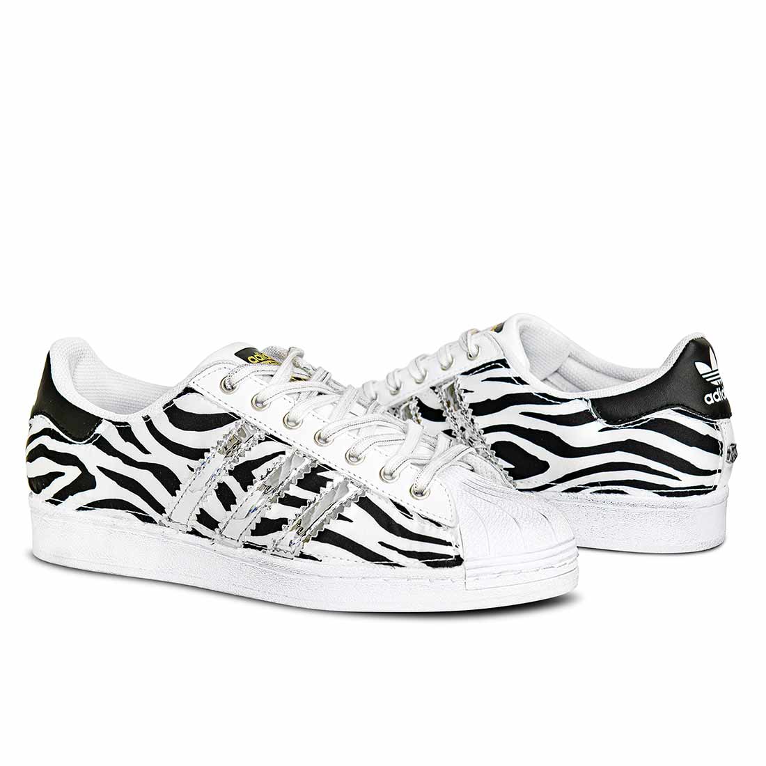 scarpe adidas superstar zebrate sneakers personalizzate bianche e nere con strisce argento a specchio
