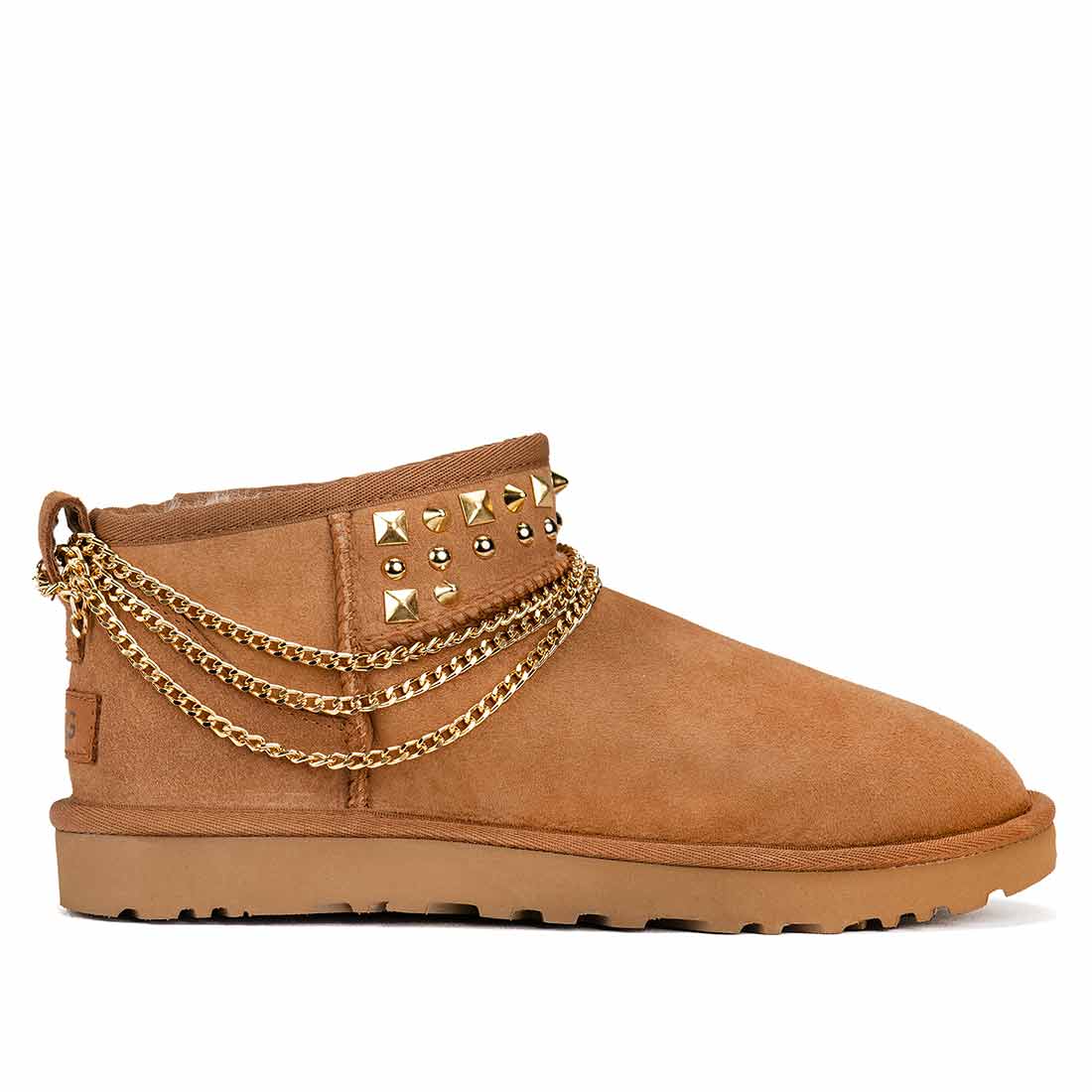 UGG marroni con borchie oro quadrate e tonde