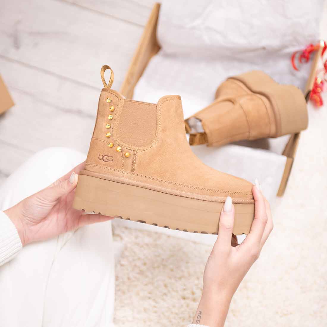 Shoes Ugg Con Borchie Con Zeppa Interna Ugg Con Rialzo Ugg Con