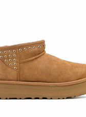 UGG ultra mini platform chestnut con borchie dorate