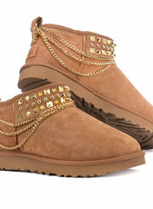 Ugg mini con borchie e catene