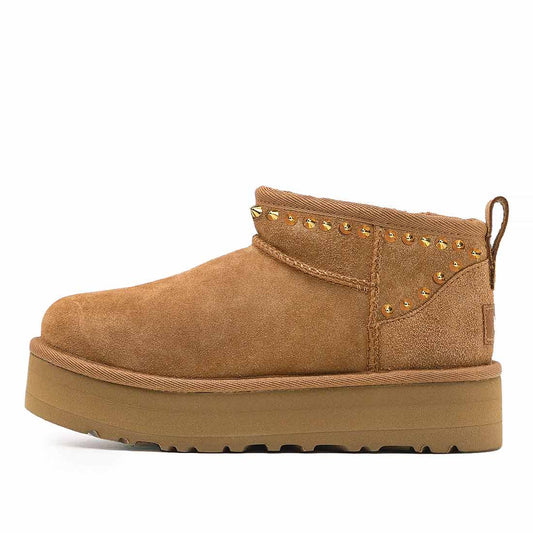 UGG ultra mini platform marroni con borchiette oro