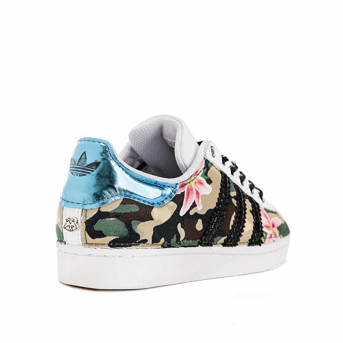 adidas superstar personalizzate con camo e fiorellini