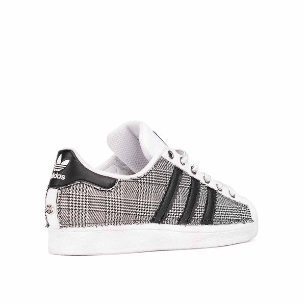 Adidas superstar a scacchi bianchi e neri principe di galles