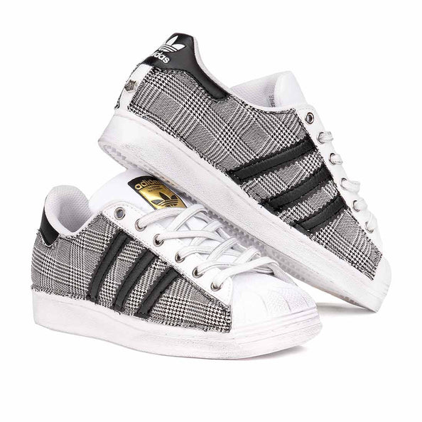 adidas superstar con Principe di galles grigio