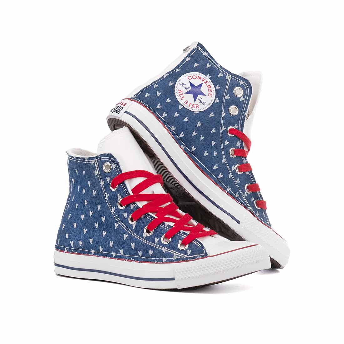 all star in jeans con cuori e lacci rossi 