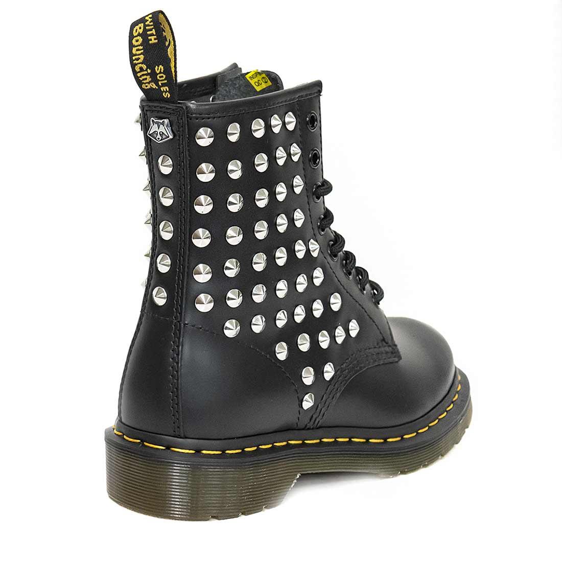 anfibi borchiati doctor martens neri