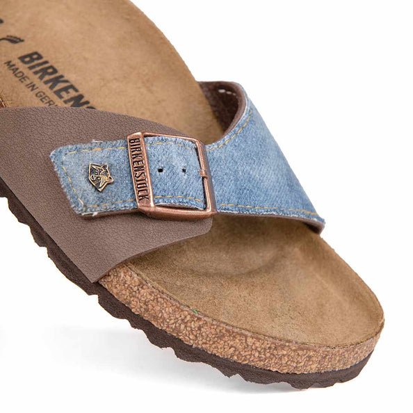 birkenstock Madrid personalizzata a mano marrone e dettaglio in blu jeans