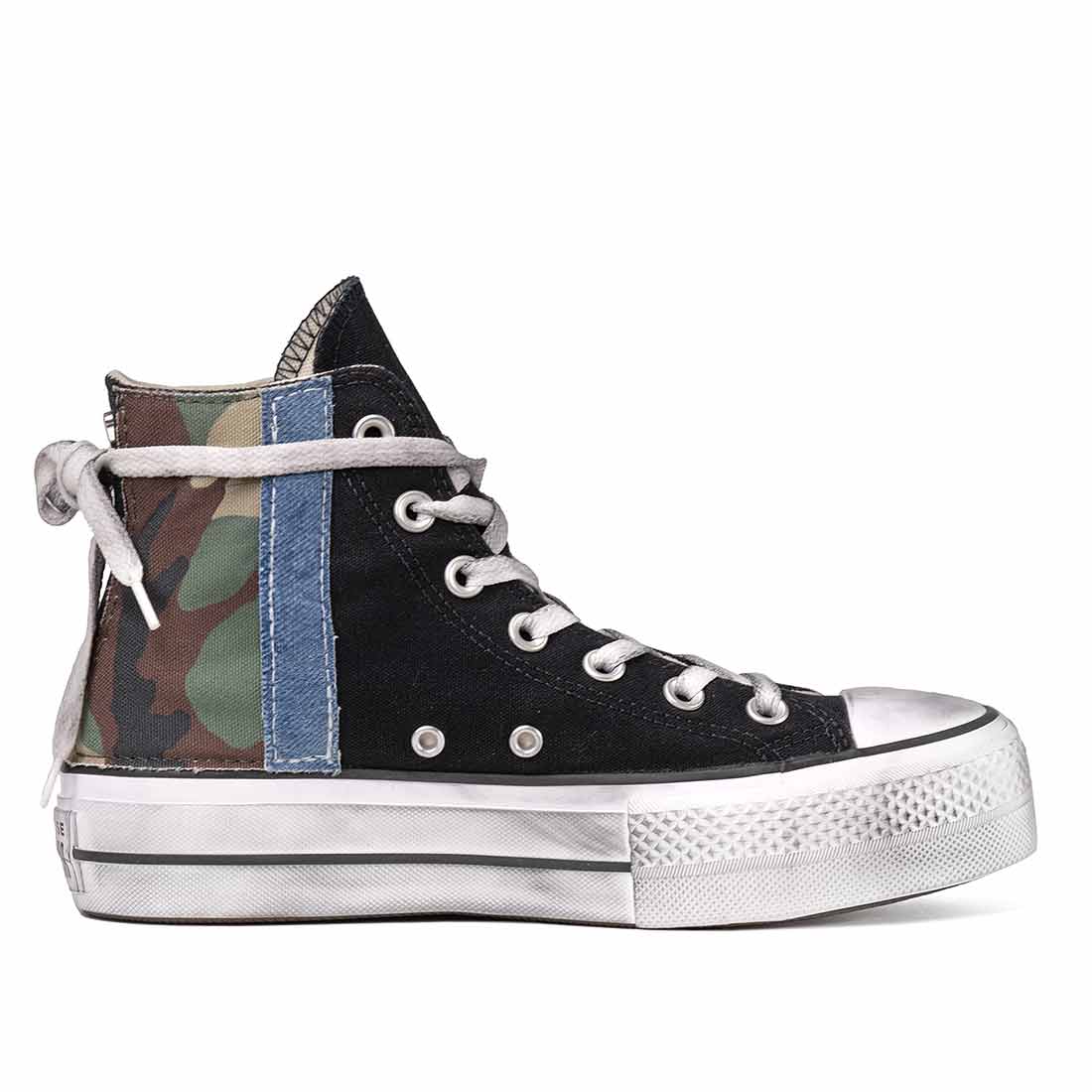 Converse all star nere alte platform con tessuto mimetico e denim jeans, effetto vintage