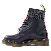 Dr. Martens stivale anfibio nella fantasia tartan scozzese con borchie neri