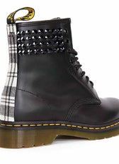Personalizzazione Dr Martens Scozzese Bianco-Nero con Borchie - Outlet