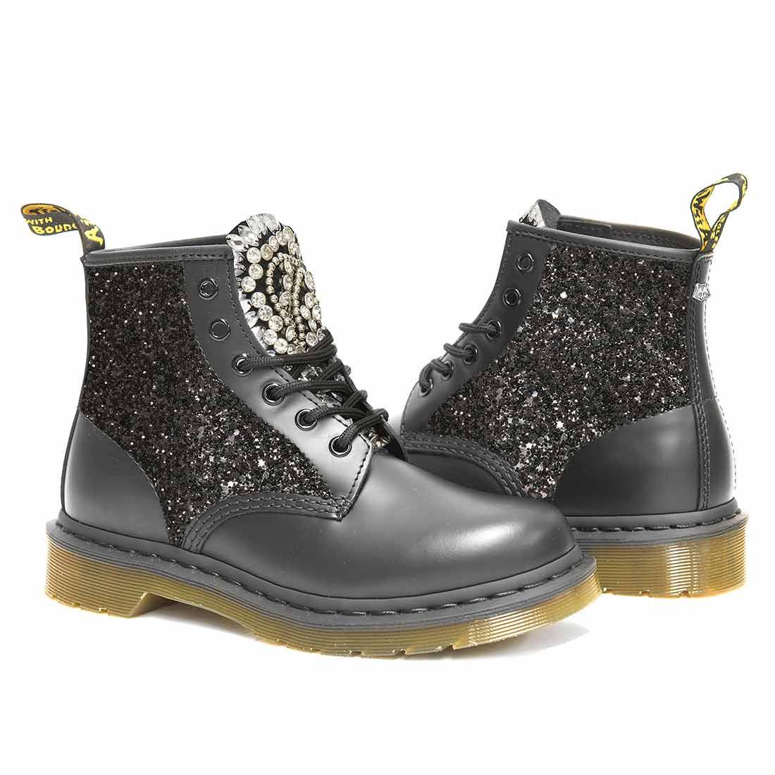Personalizzazione Dr Martens Bassi 101 con Strass e Glitter Nero - Outlet