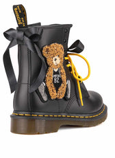dr martens con teddy bear e lacci gialli con fiocco in raso