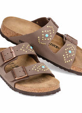 Sandali birkenstock con pietre e borchie in stile country